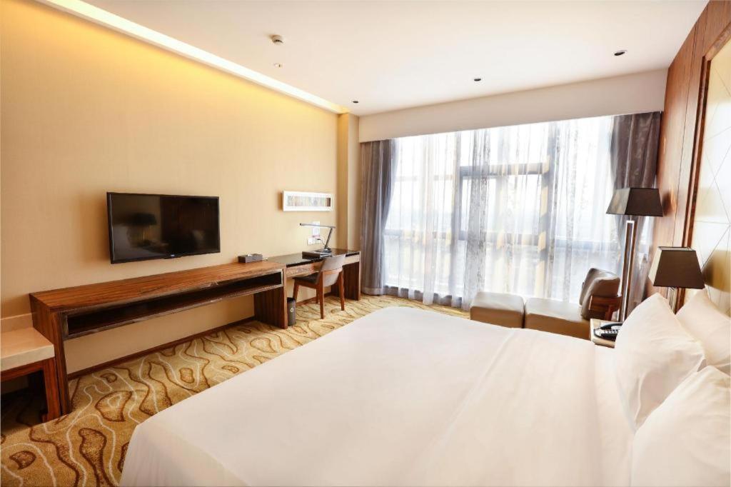 Ramada Plaza Huizhou East Hotel Esterno foto