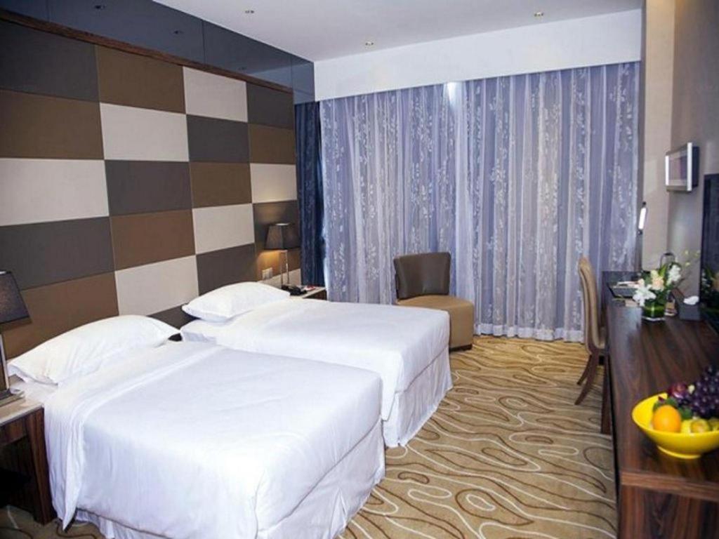 Ramada Plaza Huizhou East Hotel Esterno foto