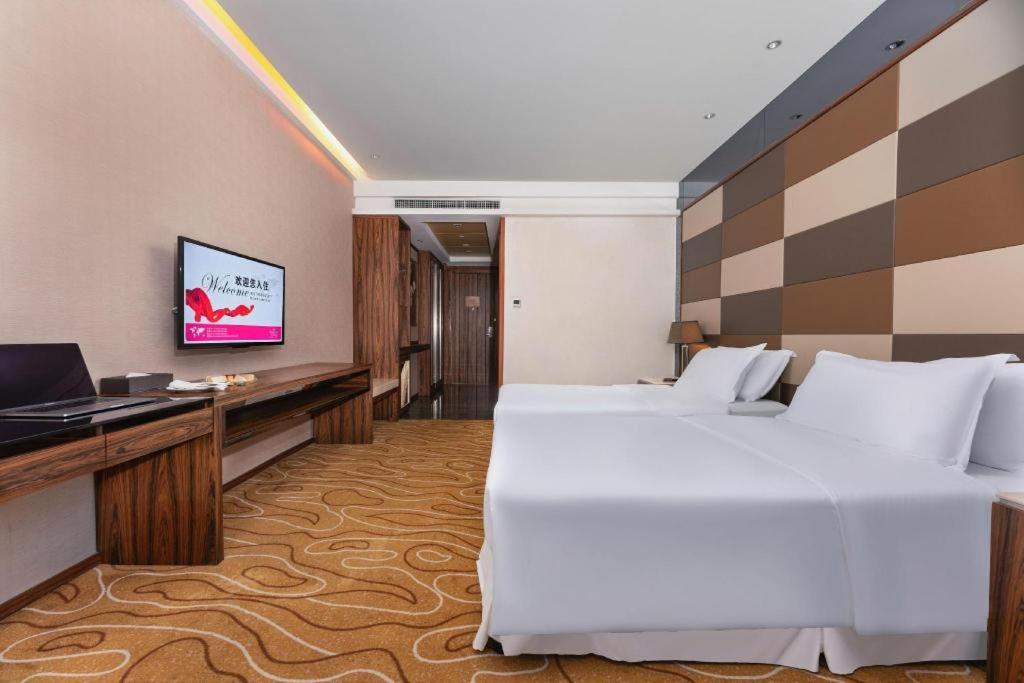 Ramada Plaza Huizhou East Hotel Esterno foto
